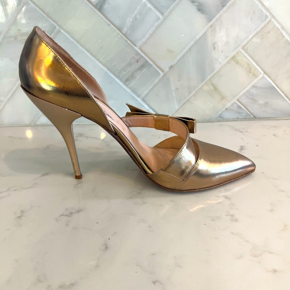 Oscar de la Renta
Fauna Copper Pumps 38.5 - Picture 2 of 6
